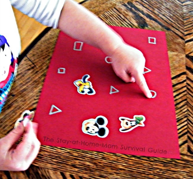 Simple learning activity for toddlers using stickers.