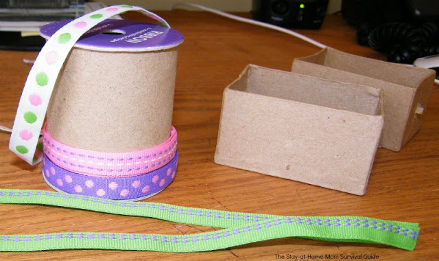 Hanger scale DIY toy for science exploration for toddlers and preschoolers.