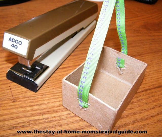Hanger scale DIY toy for science exploration for toddlers and preschoolers.