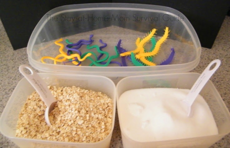Sensory Bin Fillers for 40 Days! Up first: oats and salt sensory bin filler for toddlers and preschool.