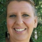 Wanted: Mom Friends! Lisa Brown from COmmunity Moms blog shares how she felt when she became a new mom and did not have a support system in place. This is great advice for moms whether new or experienced!