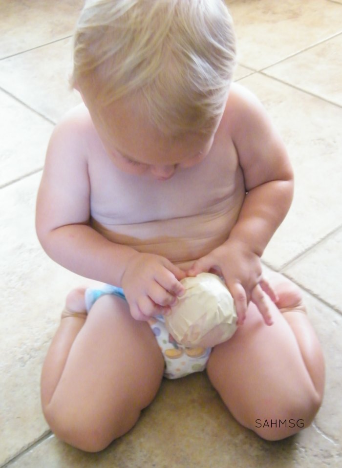 Create this fine motor activity for infants in 5 minutes with 2 supplies!