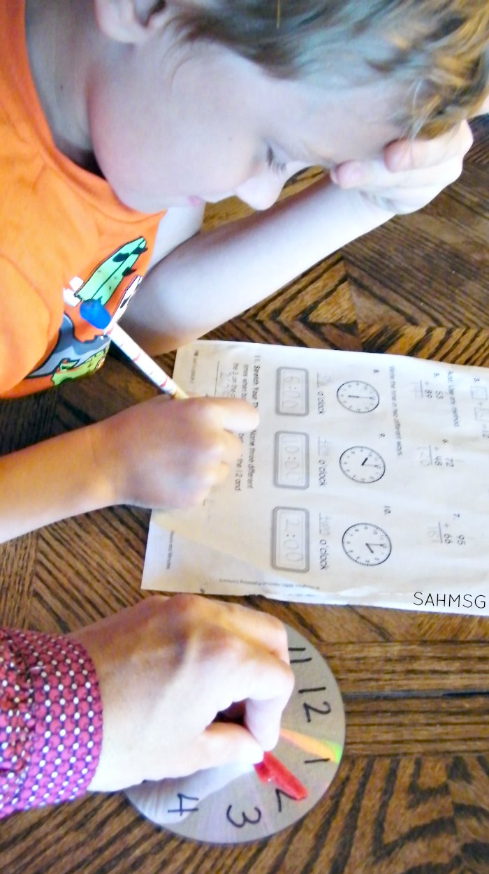 Common Core Math Stretch Your Thinking math manipulative for telling time.