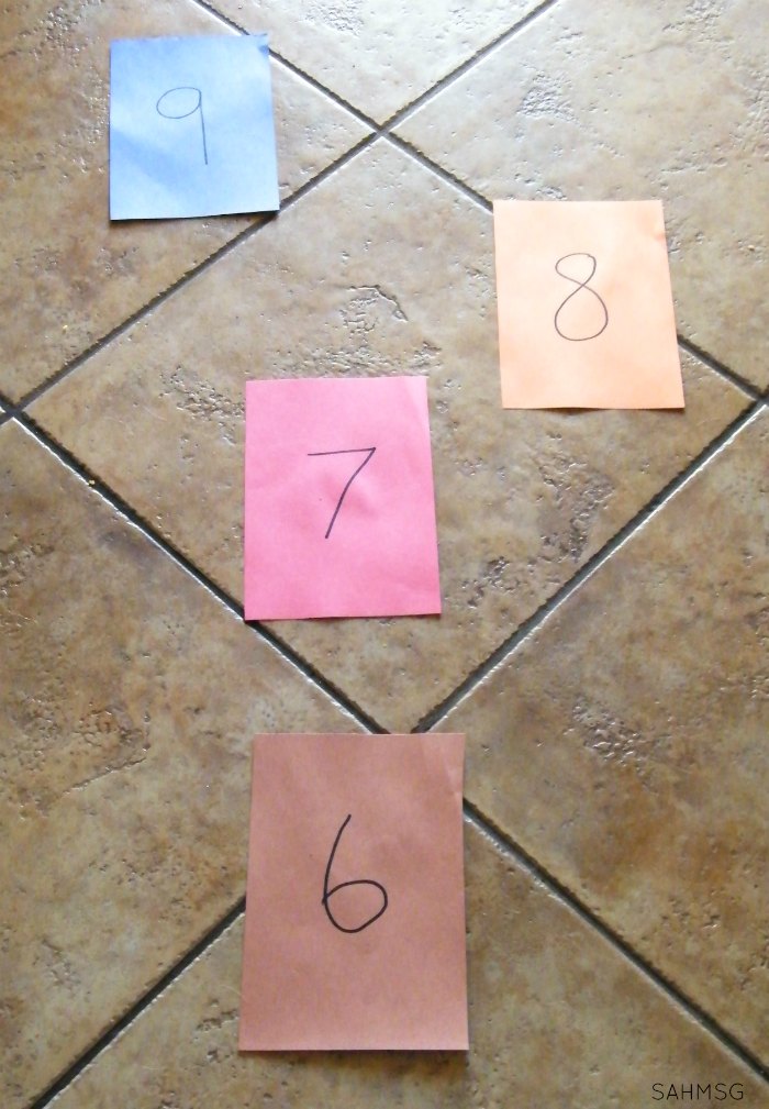 Activity for learning to count and number order that works for crawlers, walkers and preschoolers. Great rainy day activity for indoor days with kids.