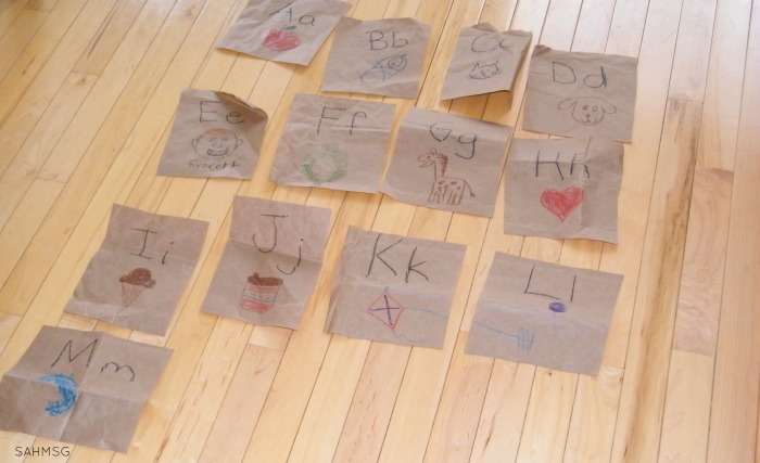Easy ABC poster and alphabet learning game activity for preschool and toddlers.