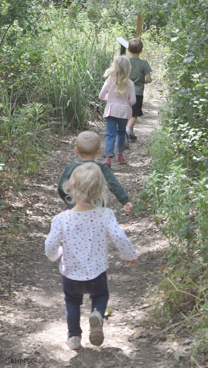 Those hard working dads need some recognition, and many need simple ways to connect with their kids. This list of ways dads can connect with kids is easy for any dad-even military dads and dads that travel for work-to be present and connect in meaningful ways. #sponsored