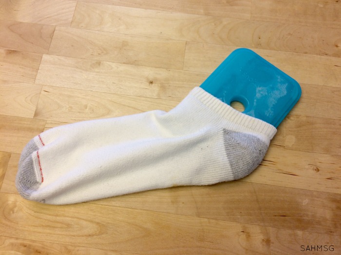 Kids get bumps and bruises, but a melting ice pack can just be annoying. Try this DIY ice pack idea-an ice pack hack-that uses two items you probably have at home to decrease the mess and increase the comfort of your kids after they get a bump or bruise. So simple to make!