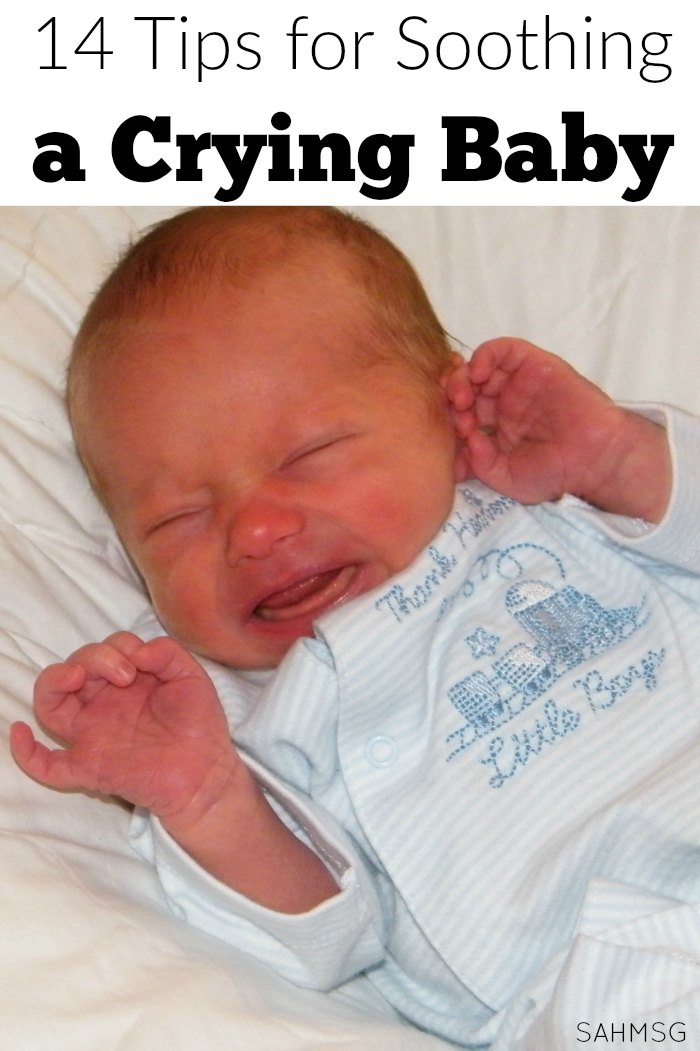 Trying to help baby stop crying? These 14 tips helped me have a go-to list of ways to soothe a crying baby. They can help you keep your sanity when baby is crying a lot. #Sponsored by @Gerber.