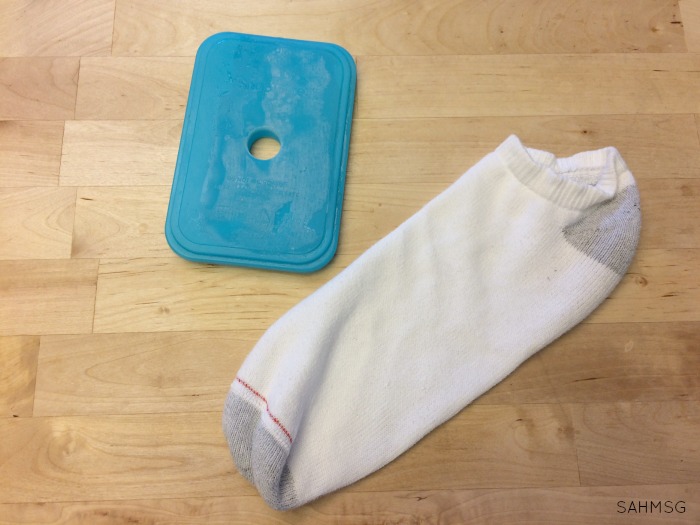 Kids get bumps and bruises, but a melting ice pack can just be annoying. Try this DIY ice pack idea-an ice pack hack-that uses two items you probably have at home to decrease the mess and increase the comfort of your kids after they get a bump or bruise. So simple to make!