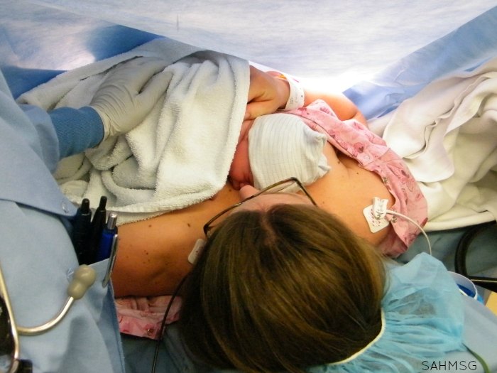 Skin-to-skin contact with baby is a tip for moms to try when soothing a crying baby. 14 more tips to try in this list from a mom of 4. #Sponsored by @Gerber.