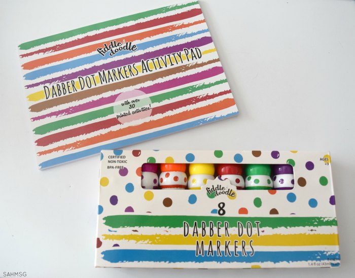 One-to-one correspondence activities for toddlers. Teach toddlers to count and identify while strengthening their fine motor skills. #sponsored