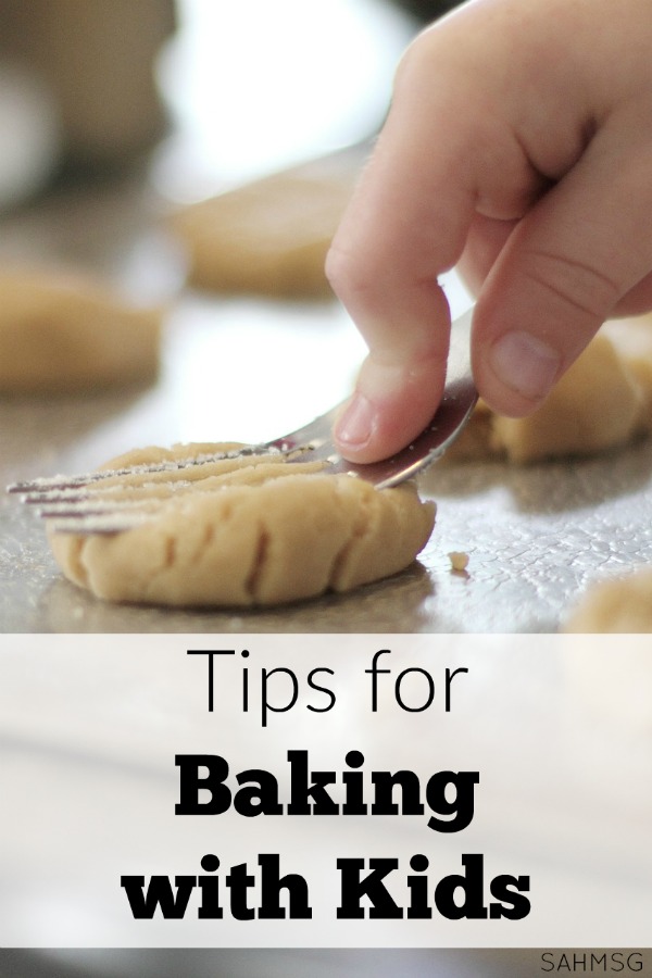 Getting ready to do some baking with kids? Grab these tips so you can enjoy more of the experience and stress less.