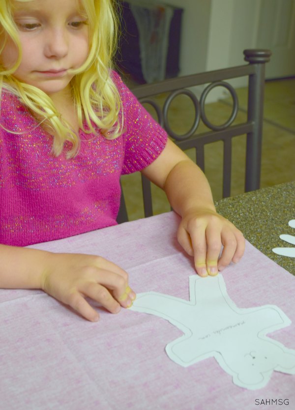 Teaching children to sew with a simple anf fun free printable sewing pattern and sewing project for kids.