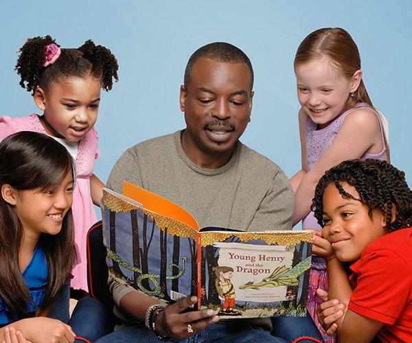The kids book clutter is no fun, but kids reading is really important. Get less clutter, more reading for kids, with Skybrary Family one month free trial! #sponsored
