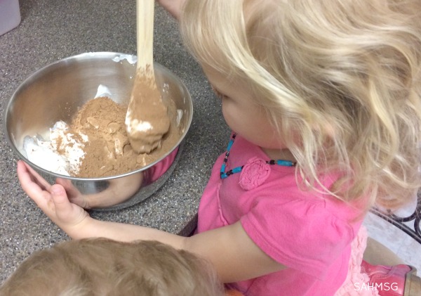 So yummy! This healthier version of chocolate pudding pie is so decadent! It takes minutes to put together too, so it's a quick kid-friendly dessert to make in a pinch.
