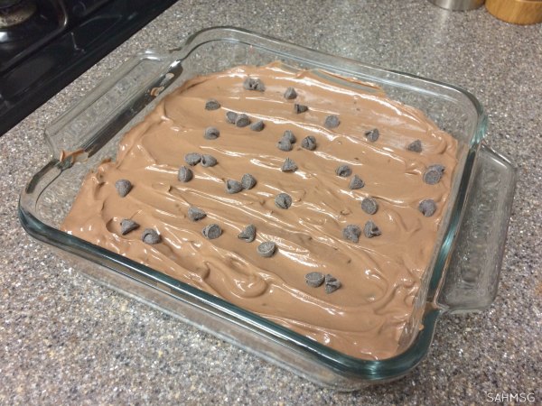 So yummy! This healthier version of chocolate pudding pie is so decadent! It takes minutes to put together too, so it's a quick kid-friendly dessert to make in a pinch.