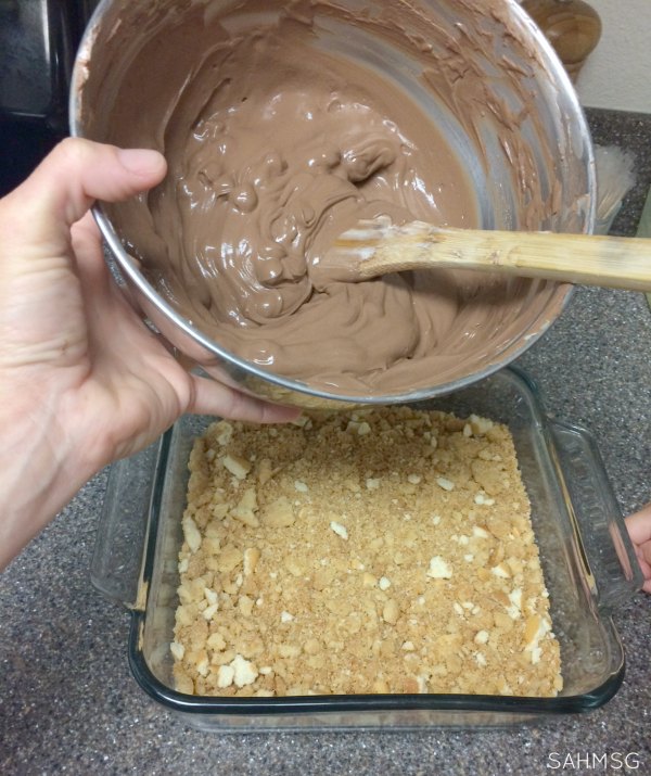 So yummy! This healthier version of chocolate pudding pie is so decadent! It takes minutes to put together too, so it's a quick kid-friendly dessert to make in a pinch.
