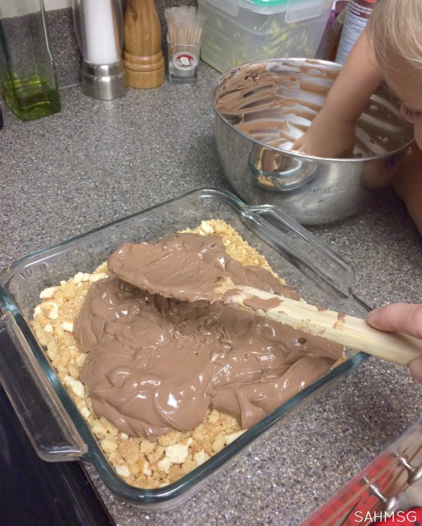 So yummy! This healthier version of chocolate pudding pie is so decadent! It takes minutes to put together too, so it's a quick kid-friendly dessert to make in a pinch.