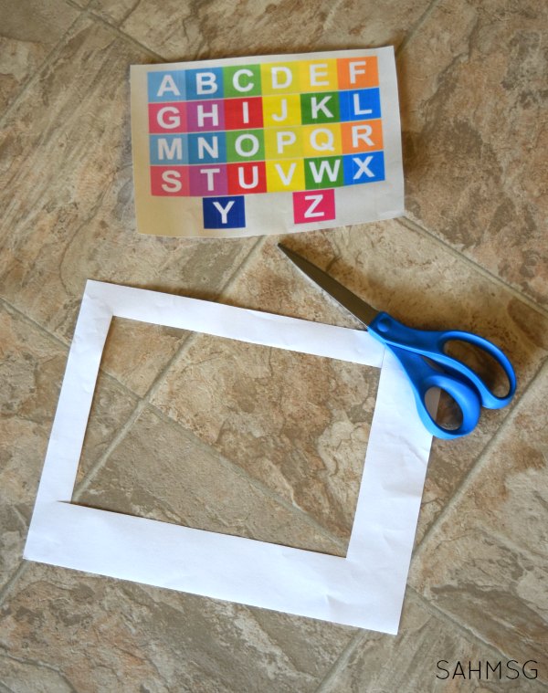 Fun ABC letter matching busy bag for preschool. Great preschool at home activity.
