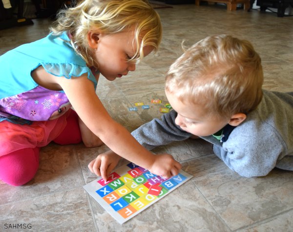 Fun ABC letter matching busy bag for preschool. Great preschool at home activity.