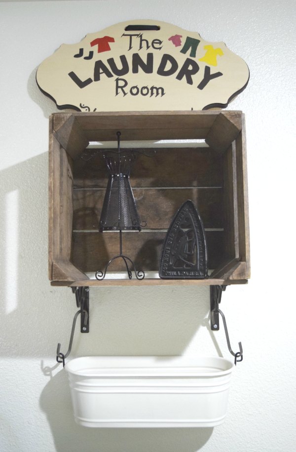 Simple Home decor - DIY and vintage finds to decorate your home on a budget.