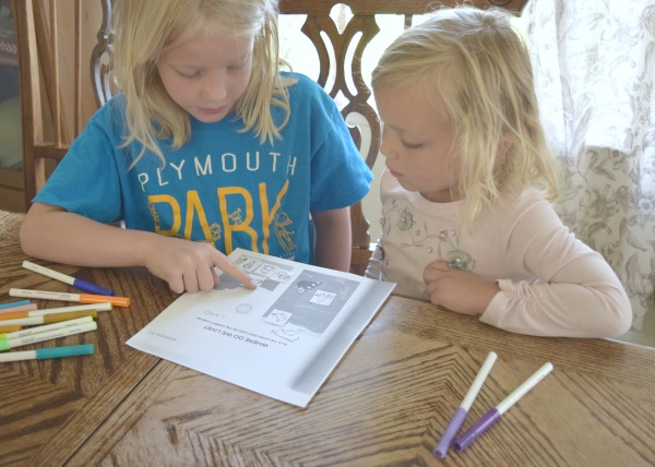 What to do with toddlers while homeschooling. Great activity ideas for toddlers and preschoolers while you are homeschooloing older kids or just need activities for learning at home.