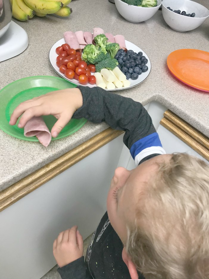 Less time in the kitchen for a more balanced meal for kids with Ekrich deli meat AD