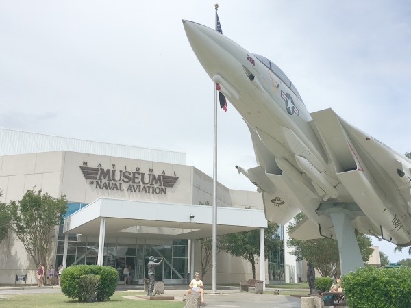 Live in or traveling to Pensacola FL? This list of activities in Pensacola that are free or cheap are great activities for families in Pensacola, FL.