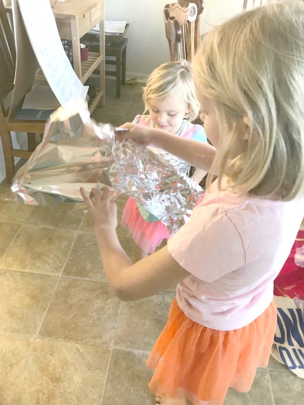 Making foil sculptures is a single item activity great for a rainy day! This foil sculpture one item activity is a great free form way for kids to create!