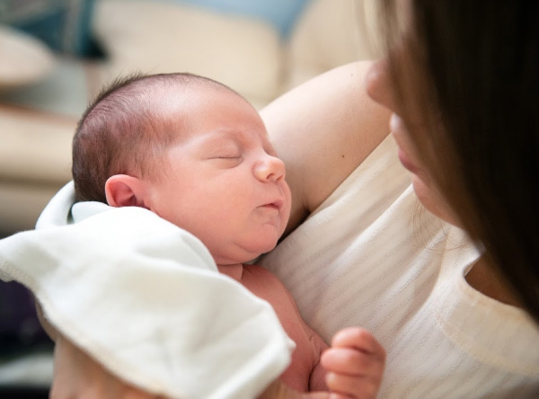 Is Co-Sleeping the Key to a Good Night’s Rest?