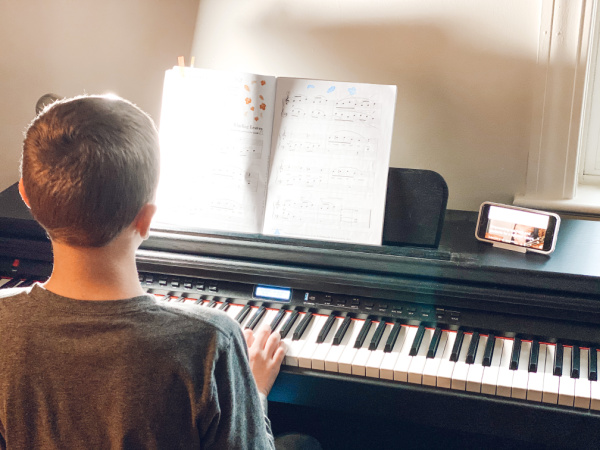 Learning to play piano or any instrument is calming for kids and enhances their education. Get virtual music lessons for kids from South Pasadena Arts and Music Academy.