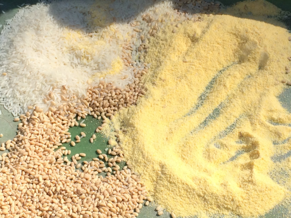 Simple ideas for sensory play for babies with items right from the kitchen.