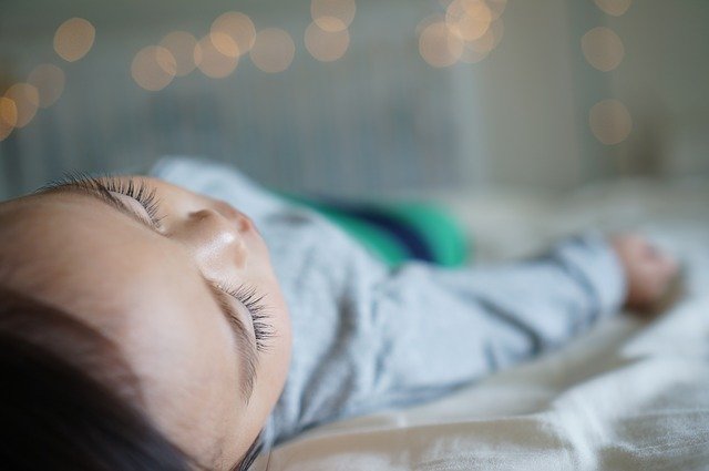 Kids who wet the bed can be a challenge, but every child develops and grows at their own pace. Use these 4 tips to navigate bedwetting.