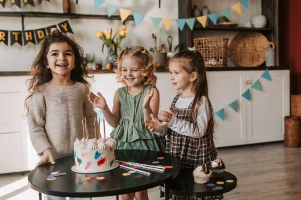 What are some cute birthday outfit ideas?