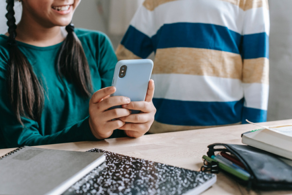 5 Best Smartphone Alternatives for Kids