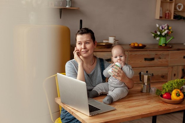 Balancing Life as a Stay-at-Home Mom While Pursuing Your Studies