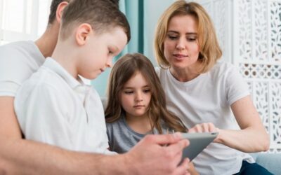 Tracking Your Teen’s Phone Use: A Modern Parent’s Guide